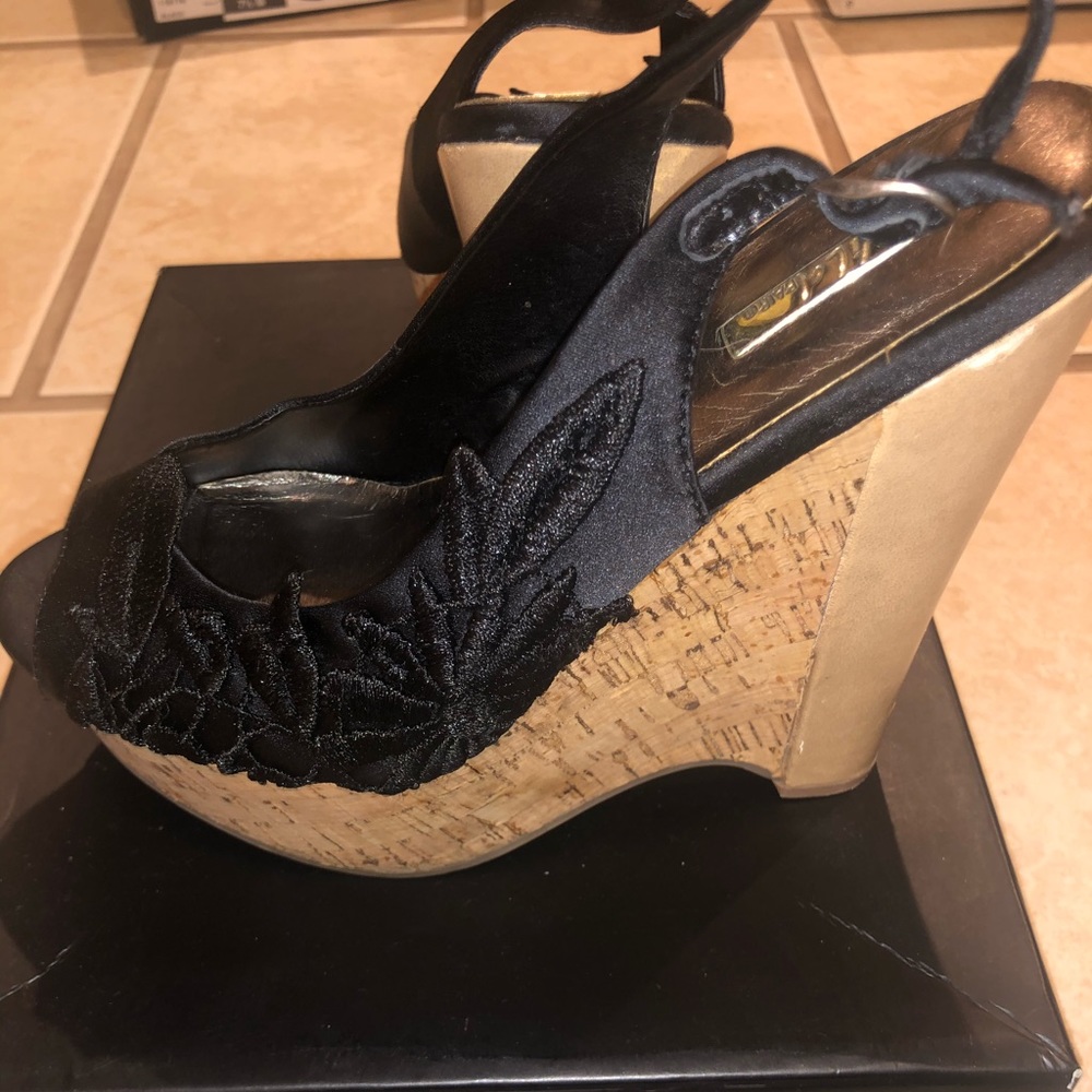 Wild Pair Wooden Platform sandals